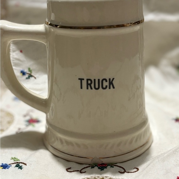 Vintage Cream Ceramic DAL Mug with Crest - Picture 5 of 10